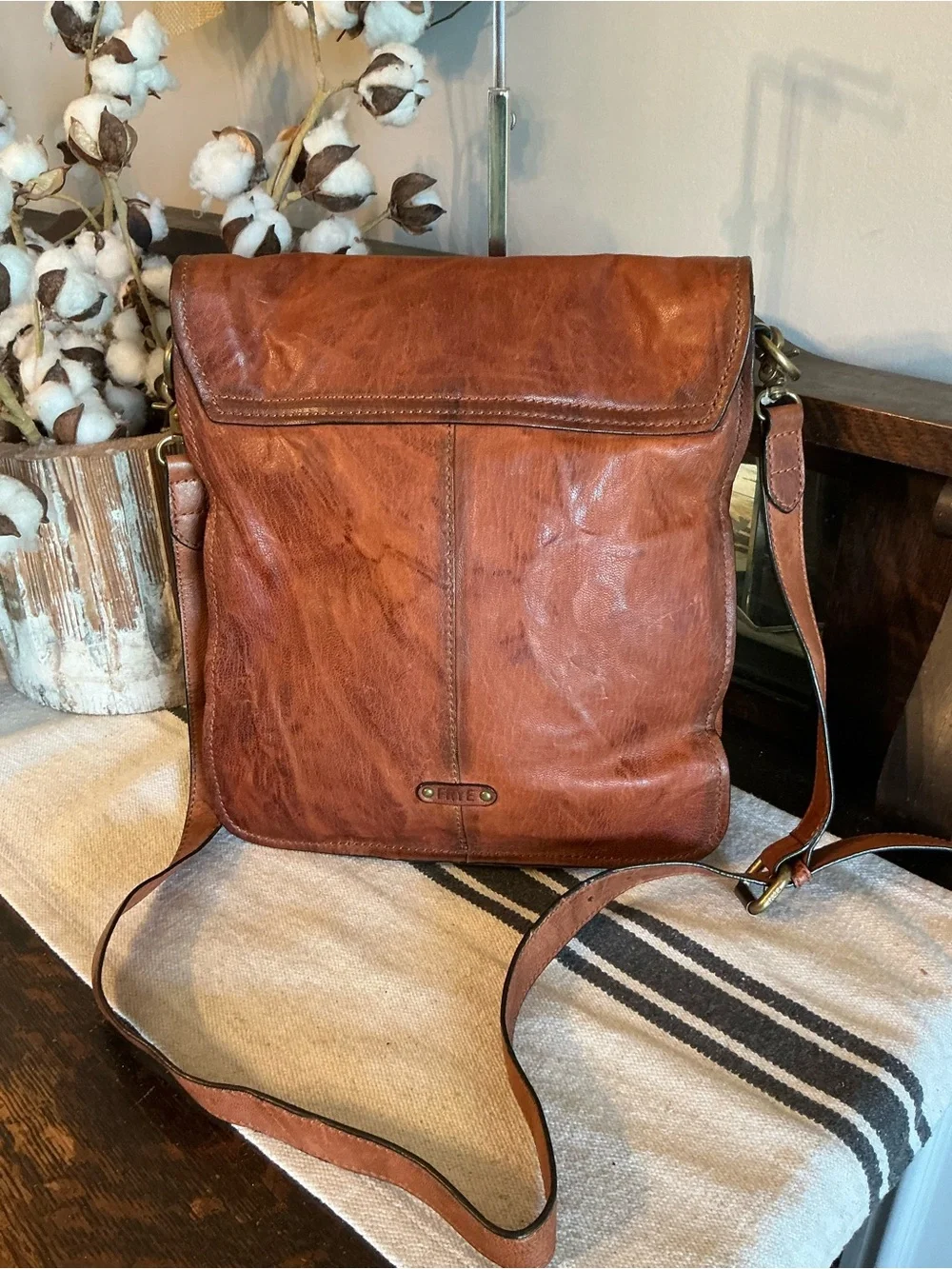 RARE Frye Leather Cameron Magazine Crossbody Bag Cognac Brown Retail $438